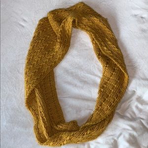 UO infinity scarf for the winter!